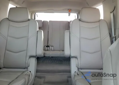 2015 Cadillac Escalade Premium z USA, uszkodzony, nr VIN 1GYS4CKJ2FR283990